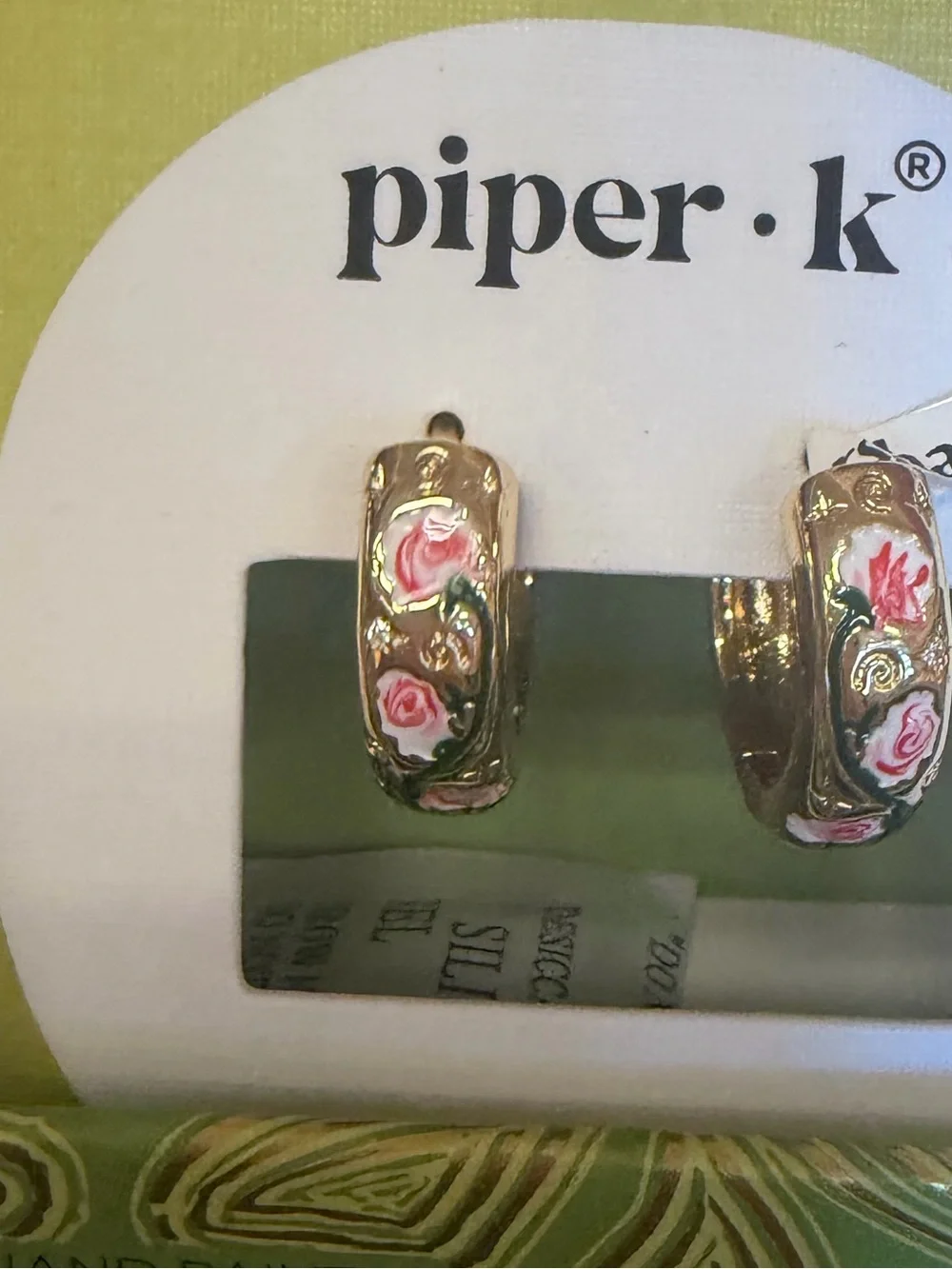 NWT ⚜️🌺⚜️ Piper K Hand Painted Gold Toned Floral Mini Hoops with CZ
